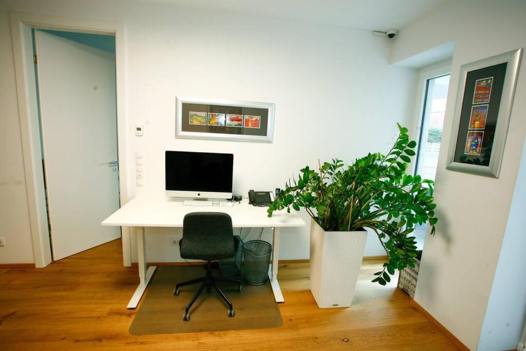Top Central Apartment On Karlsplatz Vienna Exterior photo