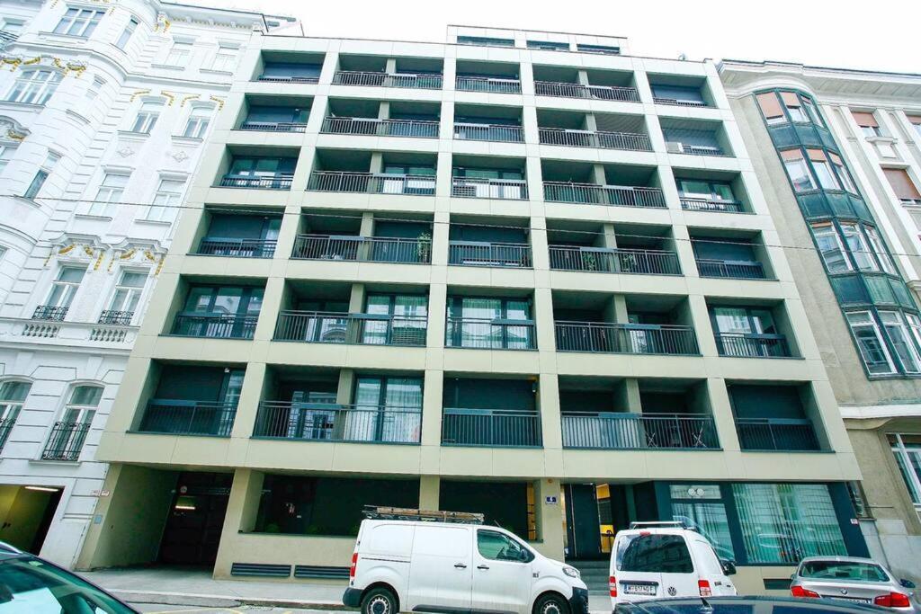 Top Central Apartment On Karlsplatz Vienna Exterior photo
